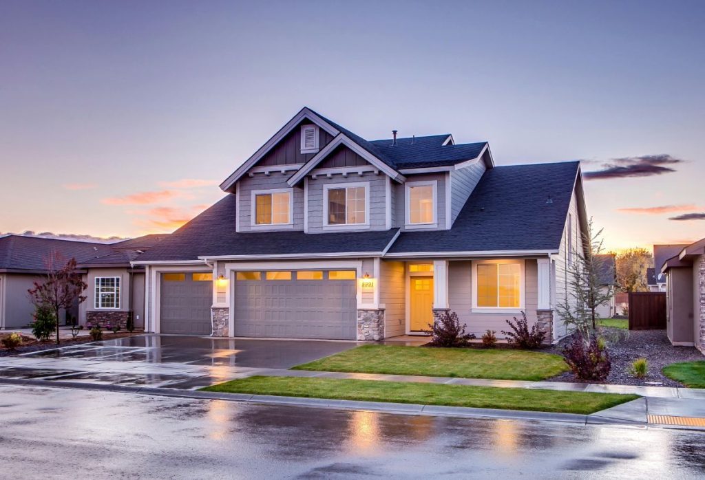 what is the hip roof